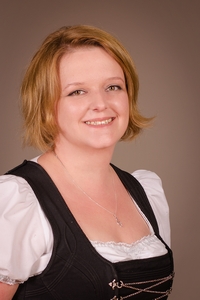 Nina Peuscher Nina Peuscher